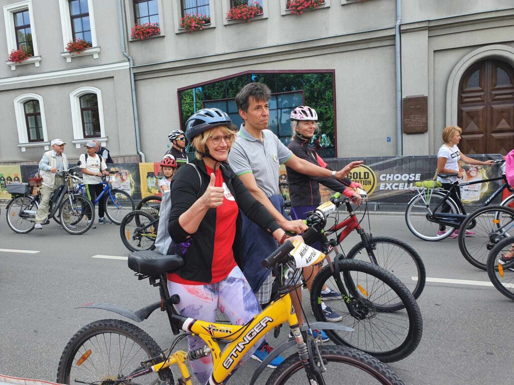 Roma Janušonienė dviratininkų šventėje