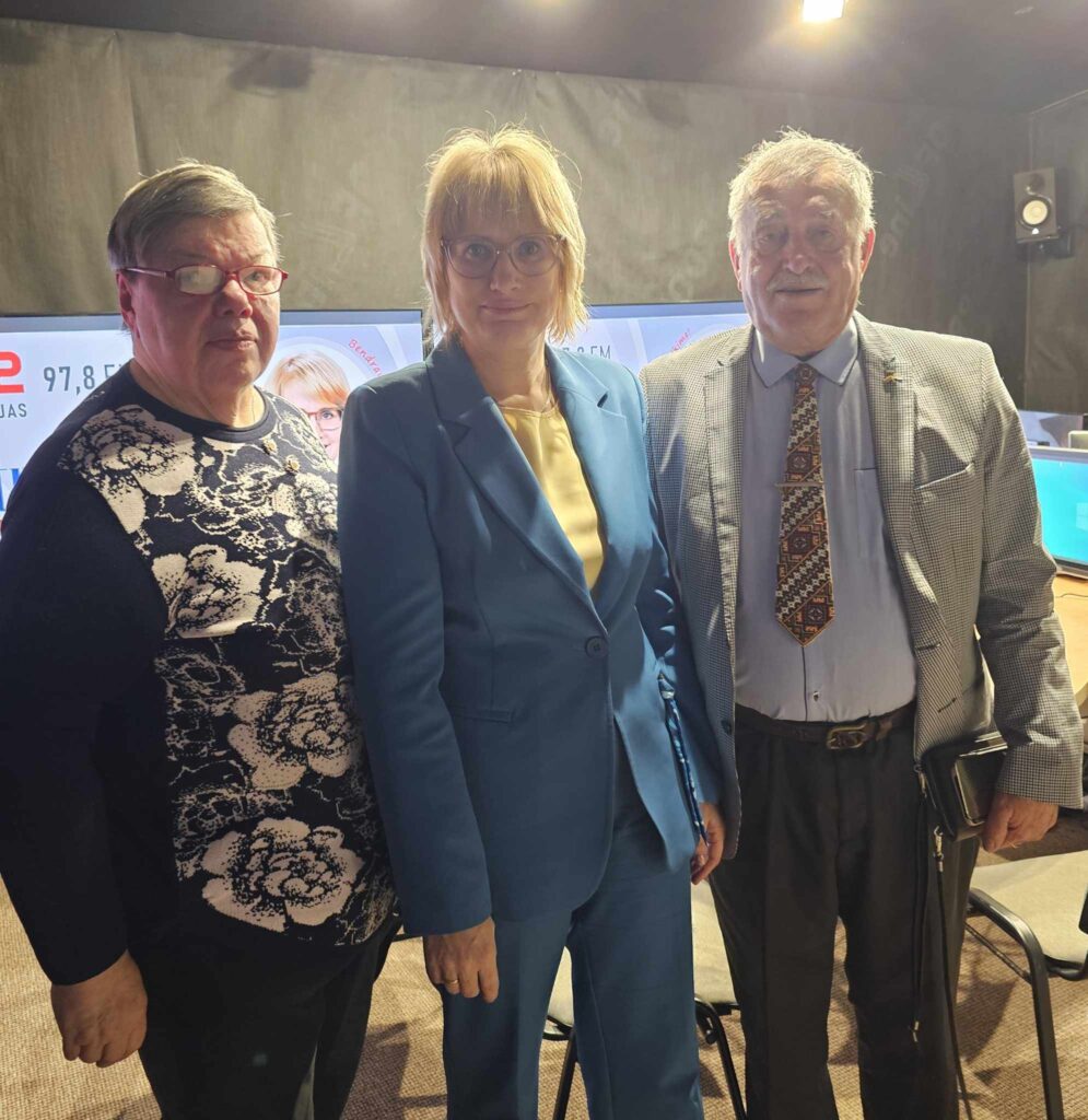 Roma Janušonienė su pašnekovais RS2 radijuje