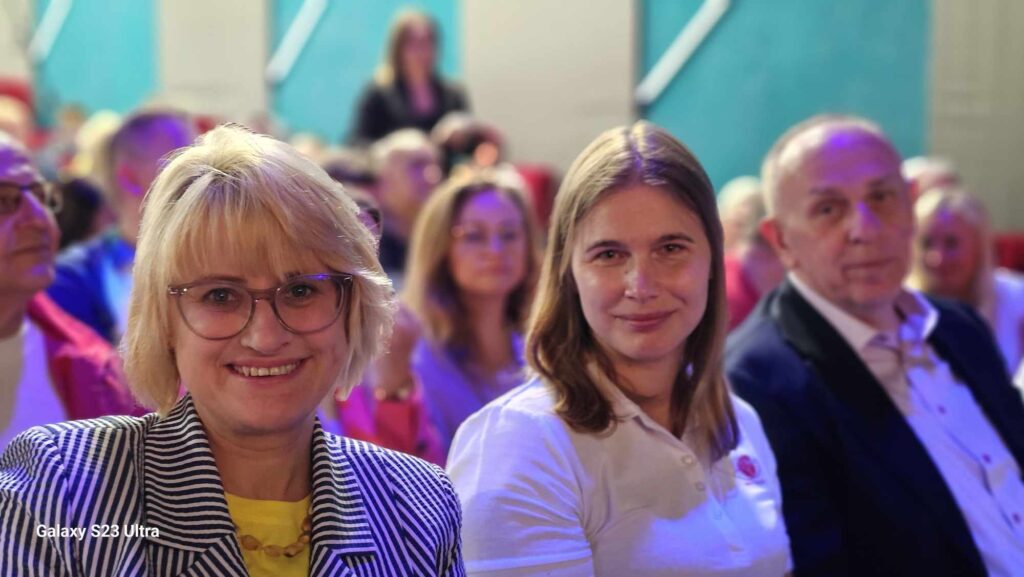 Roma Janušonienė renginyje su drauge