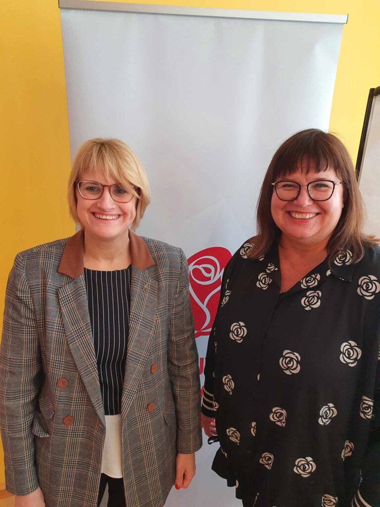 Roma Janušonienė su kolege