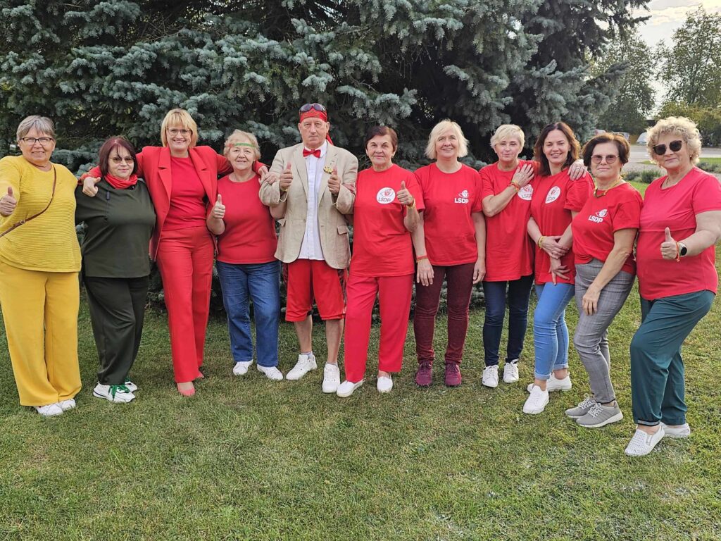 Roma Janušonienė su partijos nariais