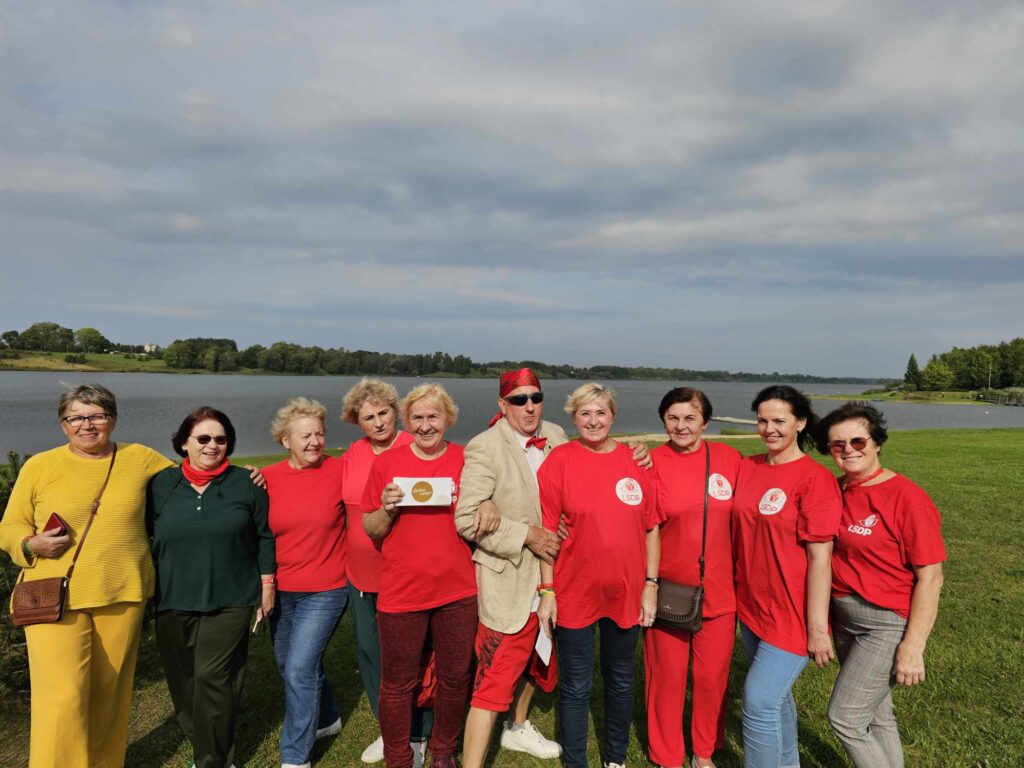 Roma Janušonienė su partijos nariais