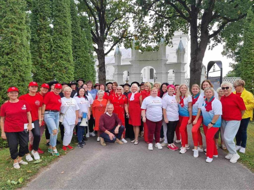 Roma Janušonienė su partijos nariais