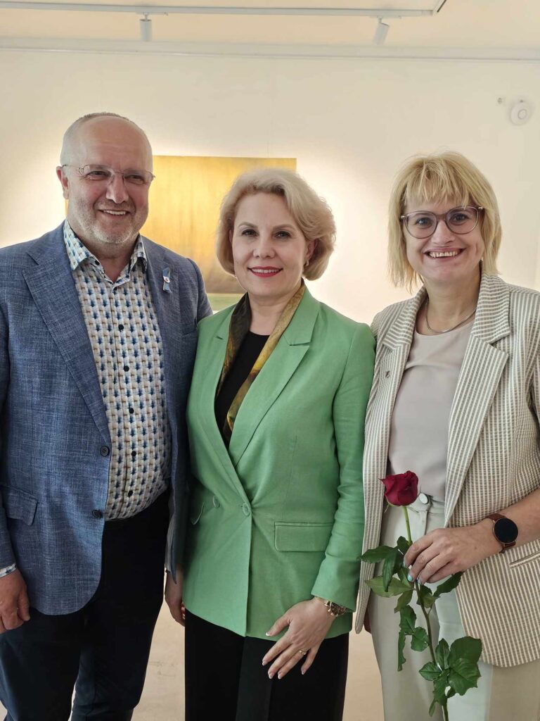 Roma Janušonienė su partijos nariais