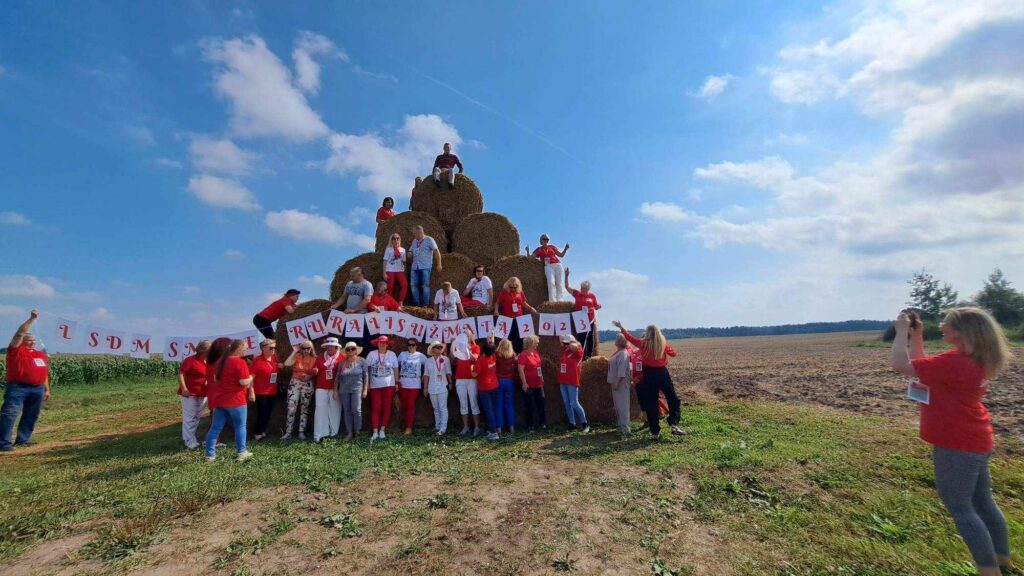 Roma Janušonienė su partijos nariais gamtoje