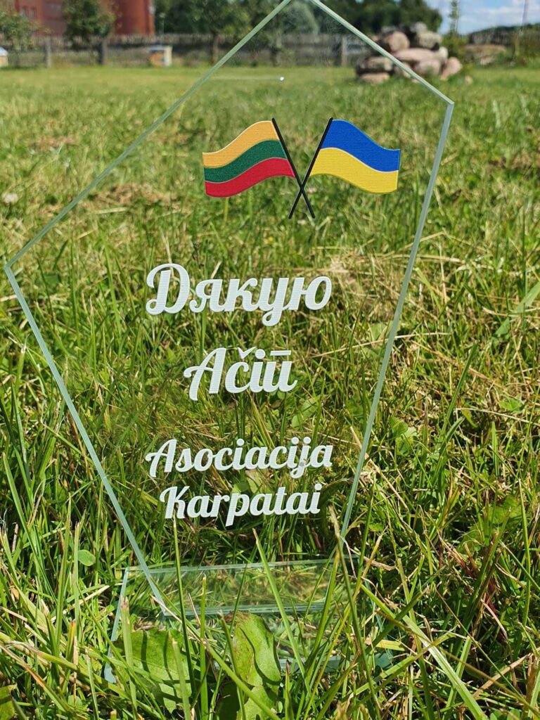 Asociacijos Karpatai padėkos statulėlė